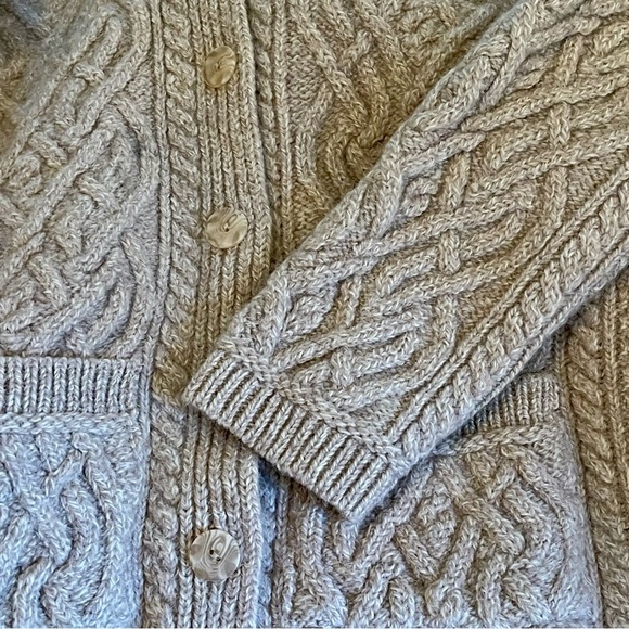 Aran Mor 100% Wool Irish Cable Knit Cardigan Sweater Oatmeal Size L - Picture 8 of 8